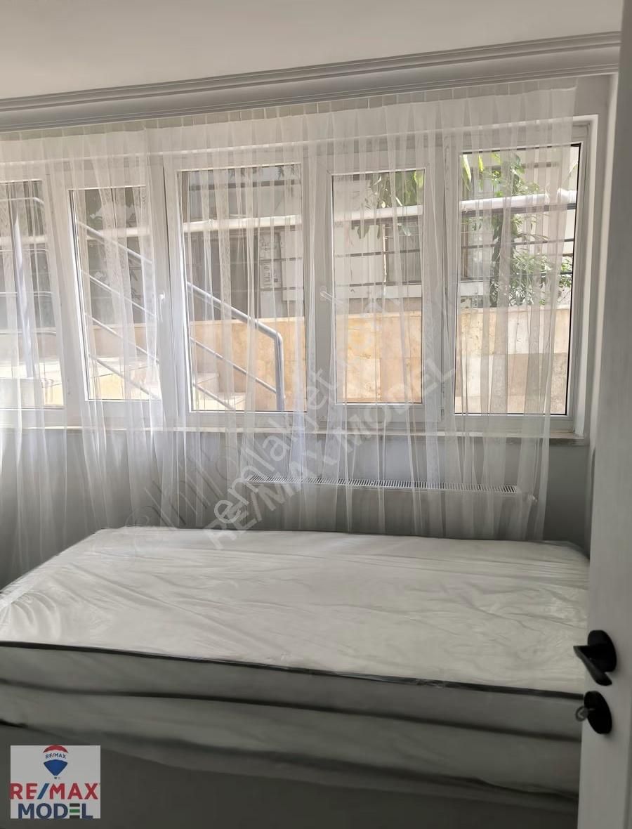 Yunusemre Mahallesinde Eşyalı 2+1 Satılık Apart - Görsel 2