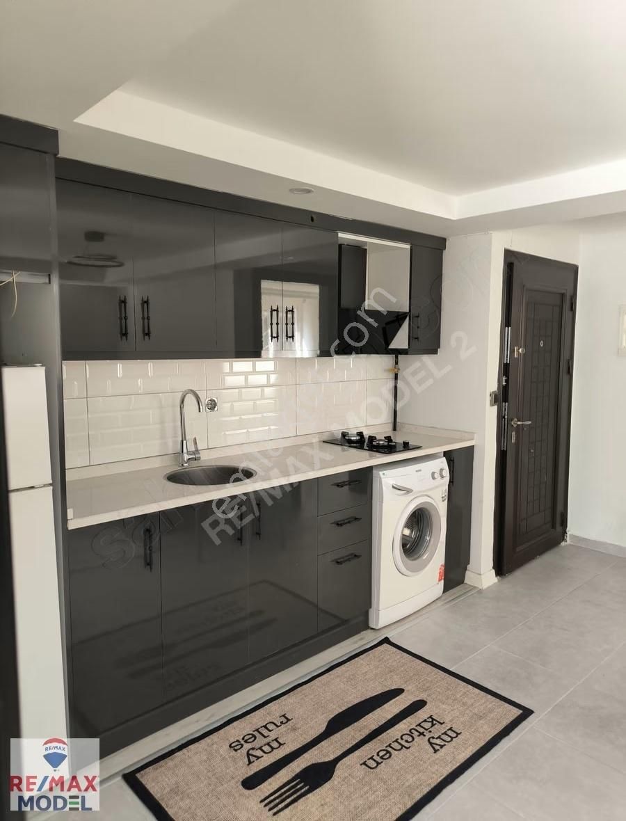 Yunusemre Mahallesinde Eşyalı 2+1 Satılık Apart - Görsel 3