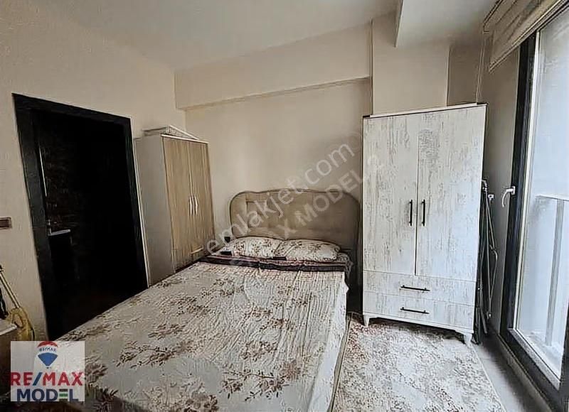 Remax Model Den 15 Mayıs Mahallesinde 1+1 Ara Kat Satılık Apart - Görsel 6