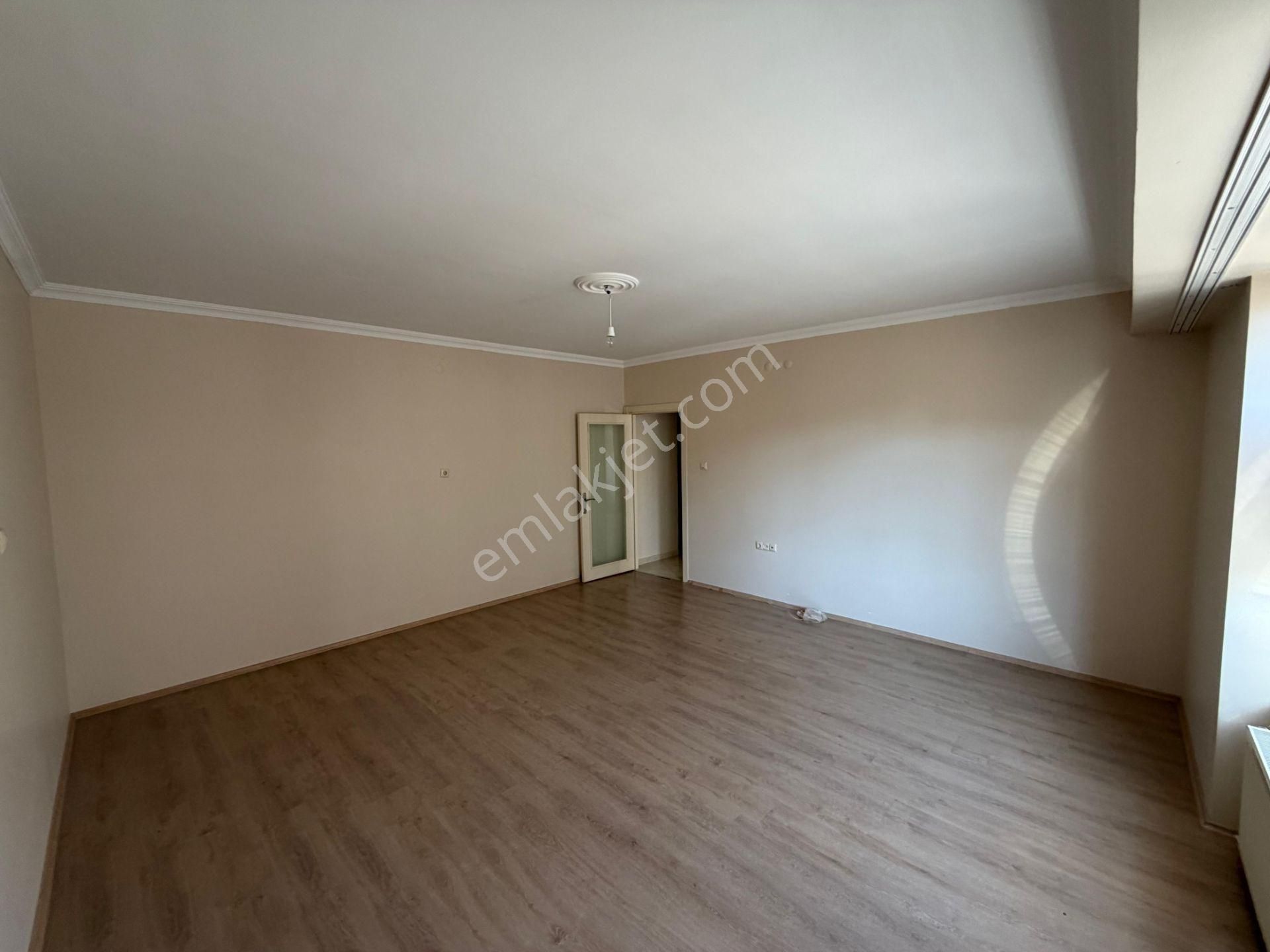 Akademi'den Espark Yakını Ara Kat Balkonlu Ebeveyn Banyolu 3+1 - Görsel 3