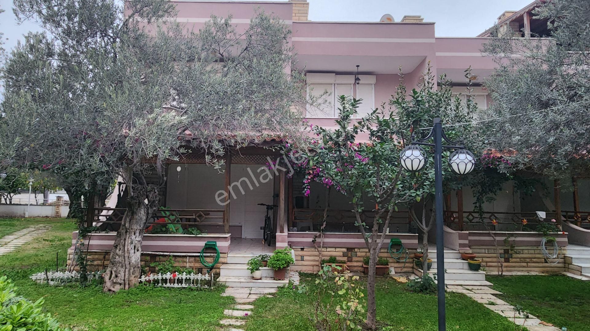 Akçay Porte Emlak'tan Güre'de Satılık Villa