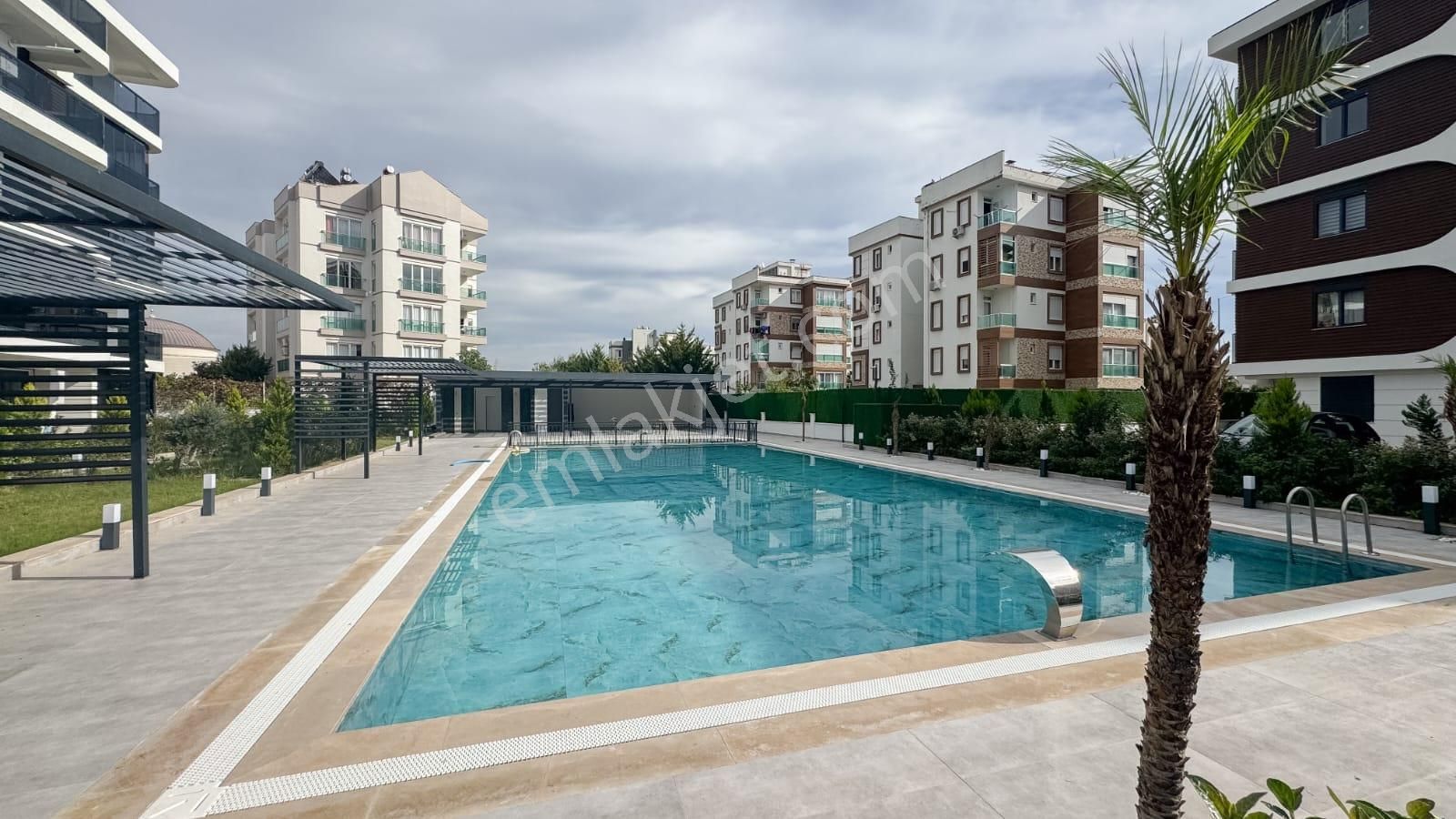 Antalya 'nın En Prestijli Sitesinde Ultra Lüks Bahçe Katı