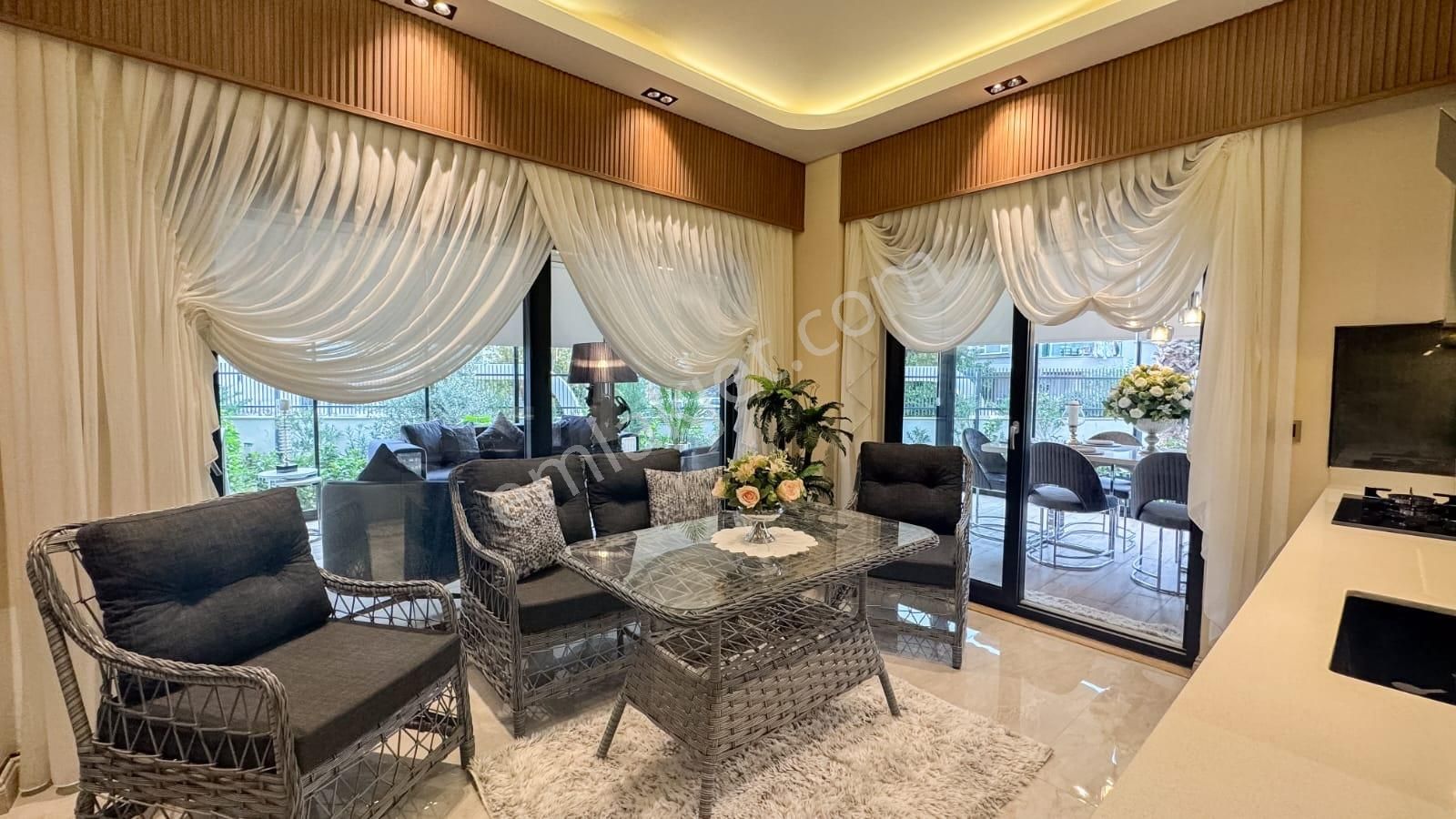 Antalya 'nın En Prestijli Sitesinde Ultra Lüks Bahçe Katı - Görsel 2