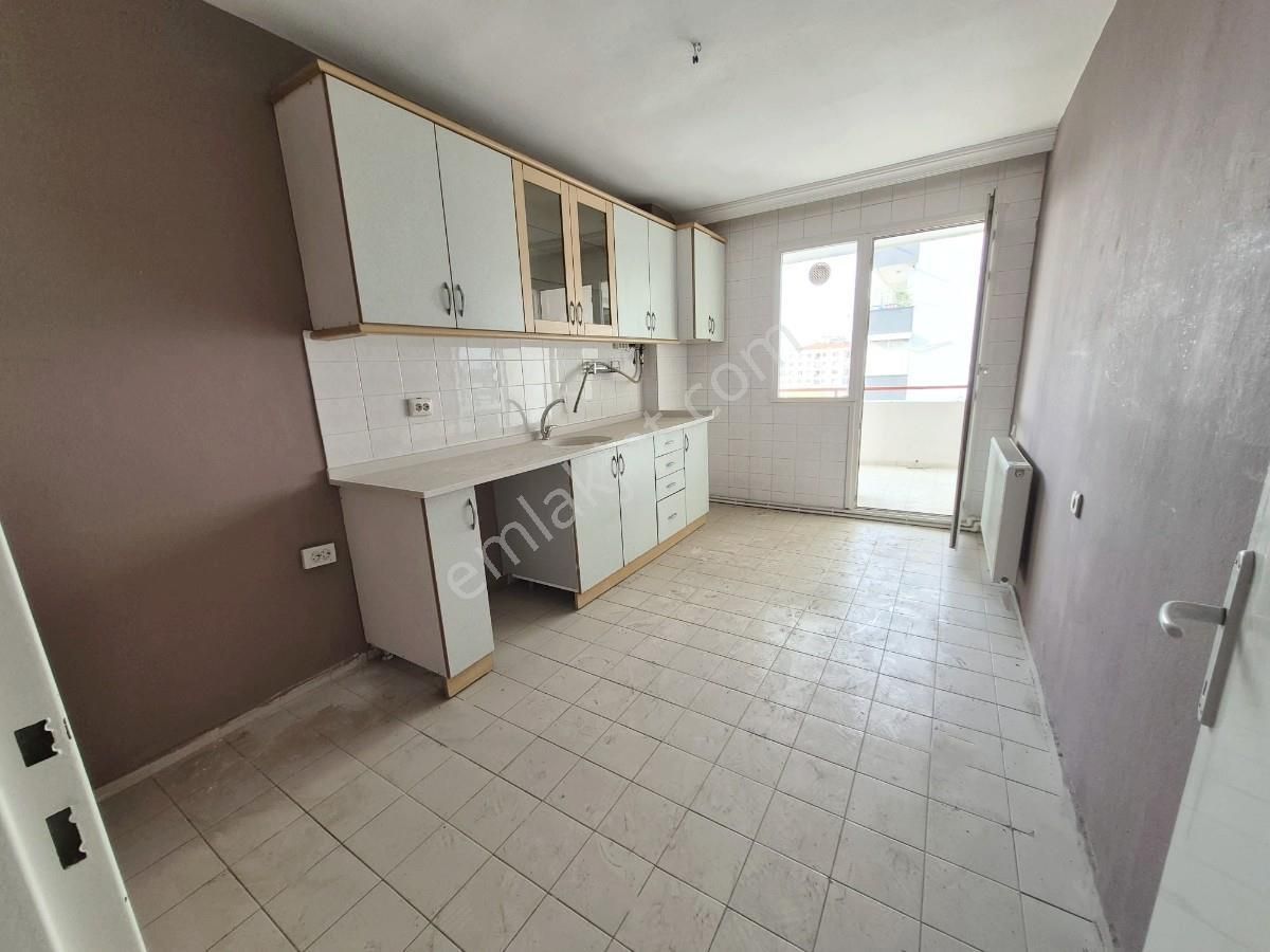 Bayraklı Manavkuyu Mahallesi Geniş Ve Ferah Satılık 3+1 Daire - Görsel 8