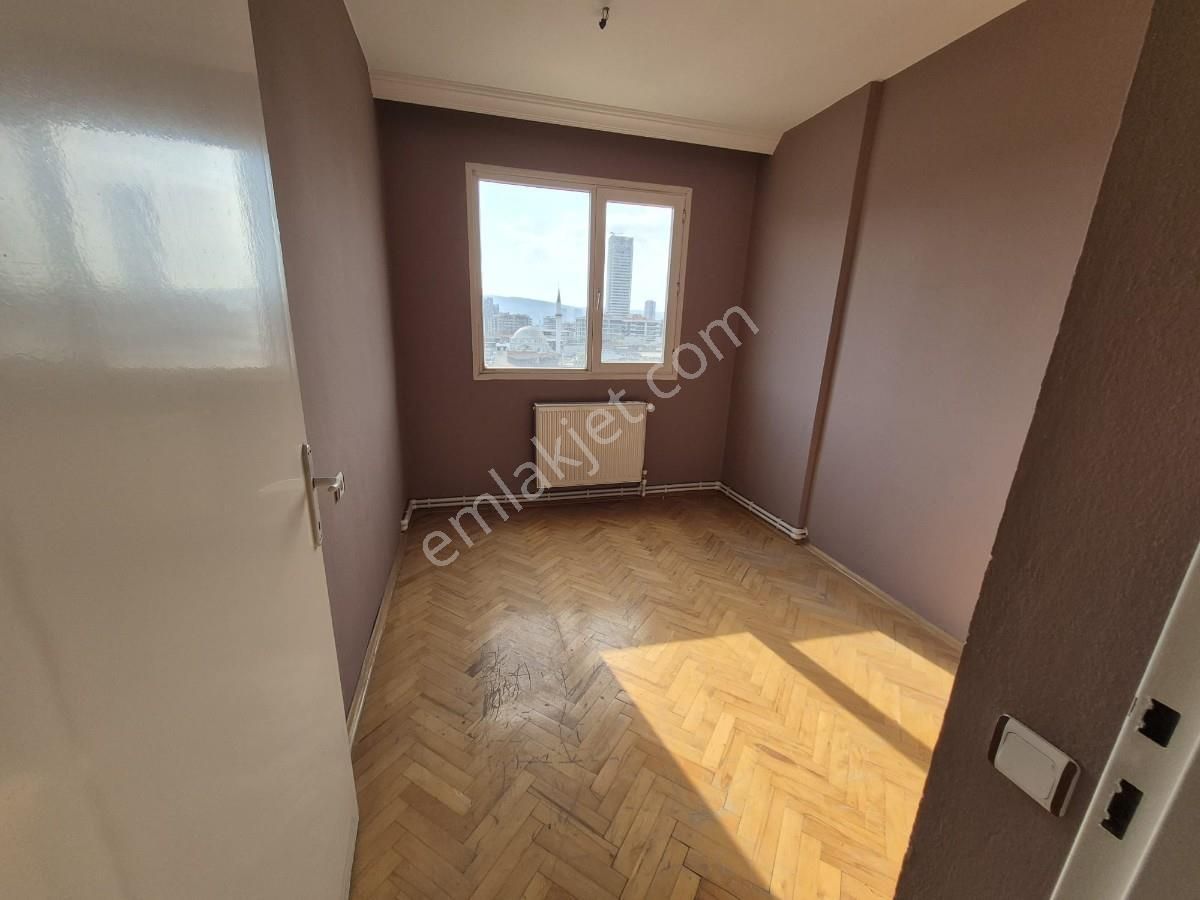 Bayraklı Manavkuyu Mahallesi Geniş Ve Ferah Satılık 3+1 Daire - Görsel 18