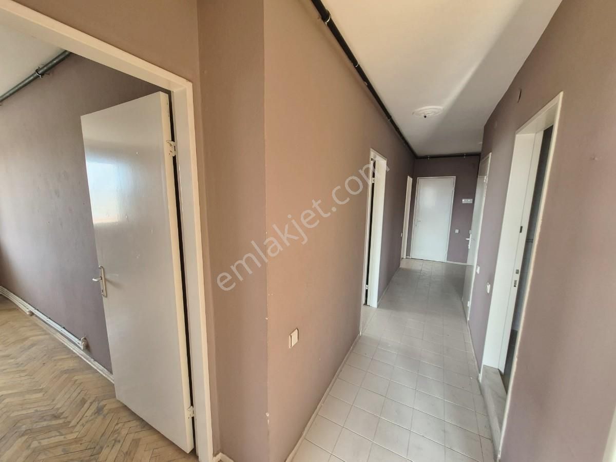 Bayraklı Manavkuyu Mahallesi Geniş Ve Ferah Satılık 3+1 Daire - Görsel 12