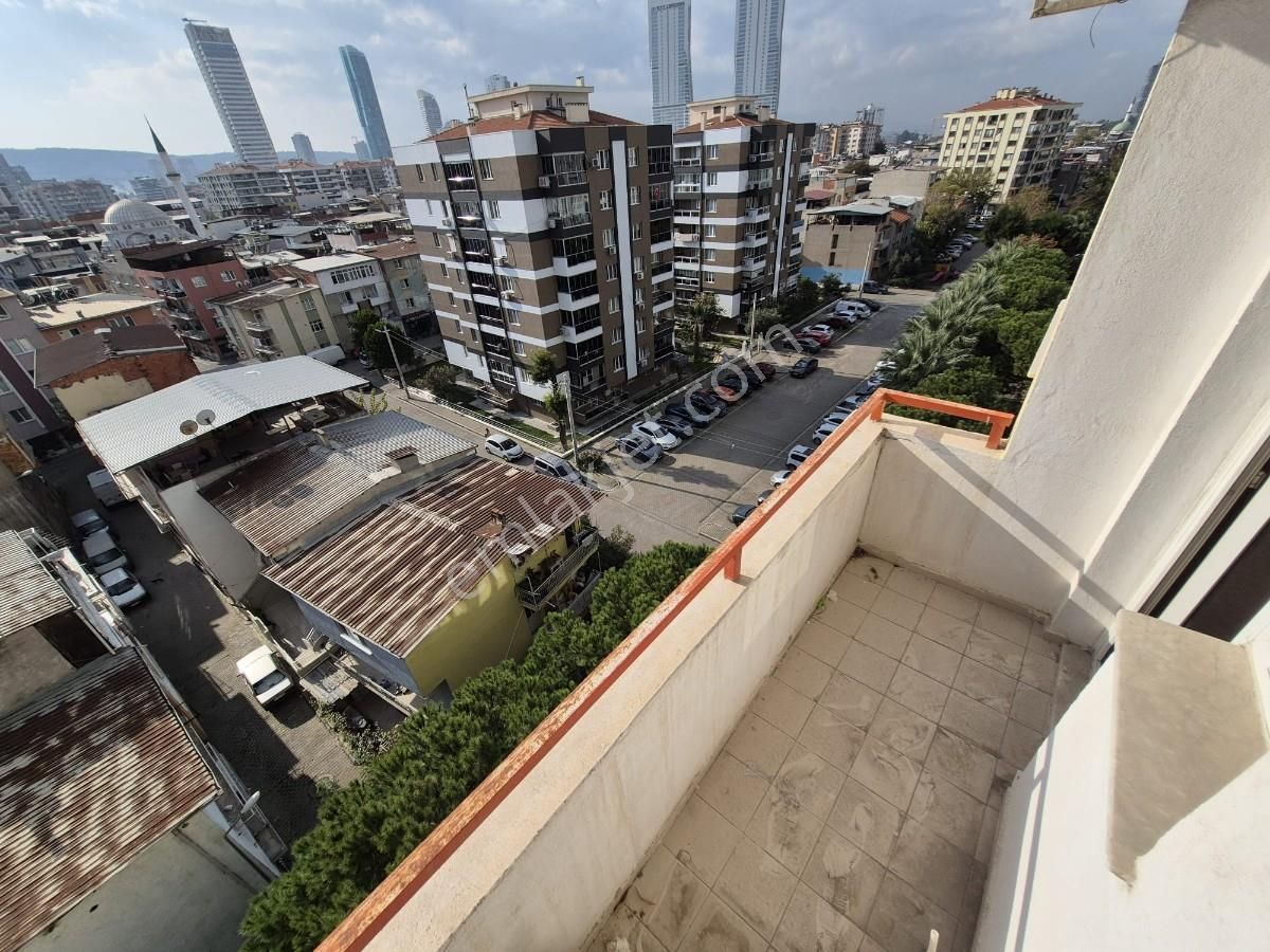 Bayraklı Manavkuyu Mahallesi Geniş Ve Ferah Satılık 3+1 Daire - Görsel 16