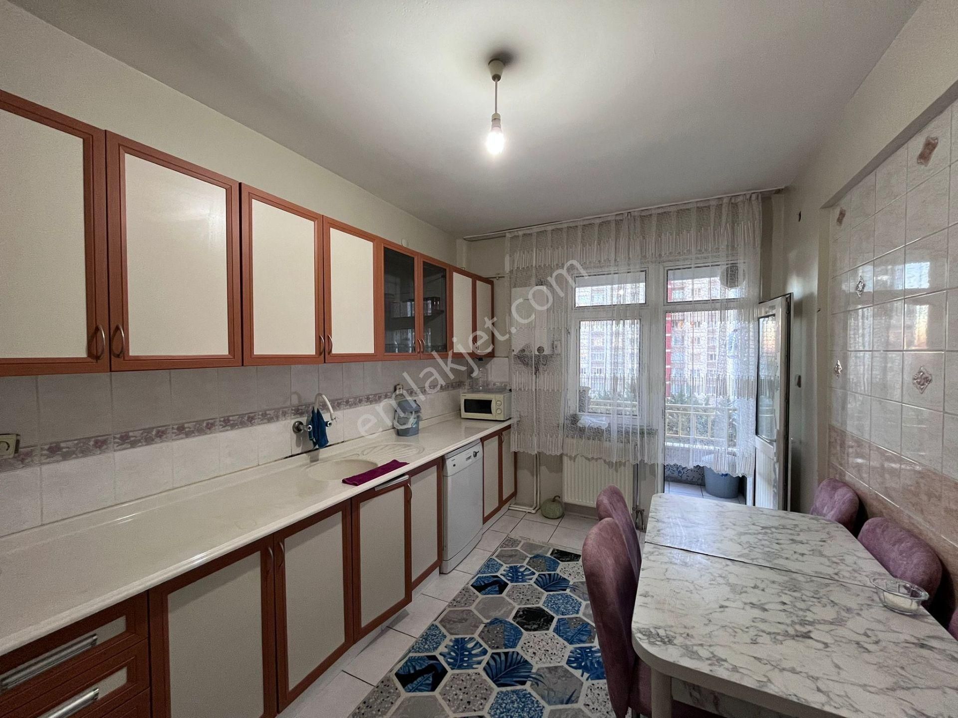 Aras Gyo'dan Sancak Novada Avm Karşısı Site İçi 3+1 Ara Kat Daire