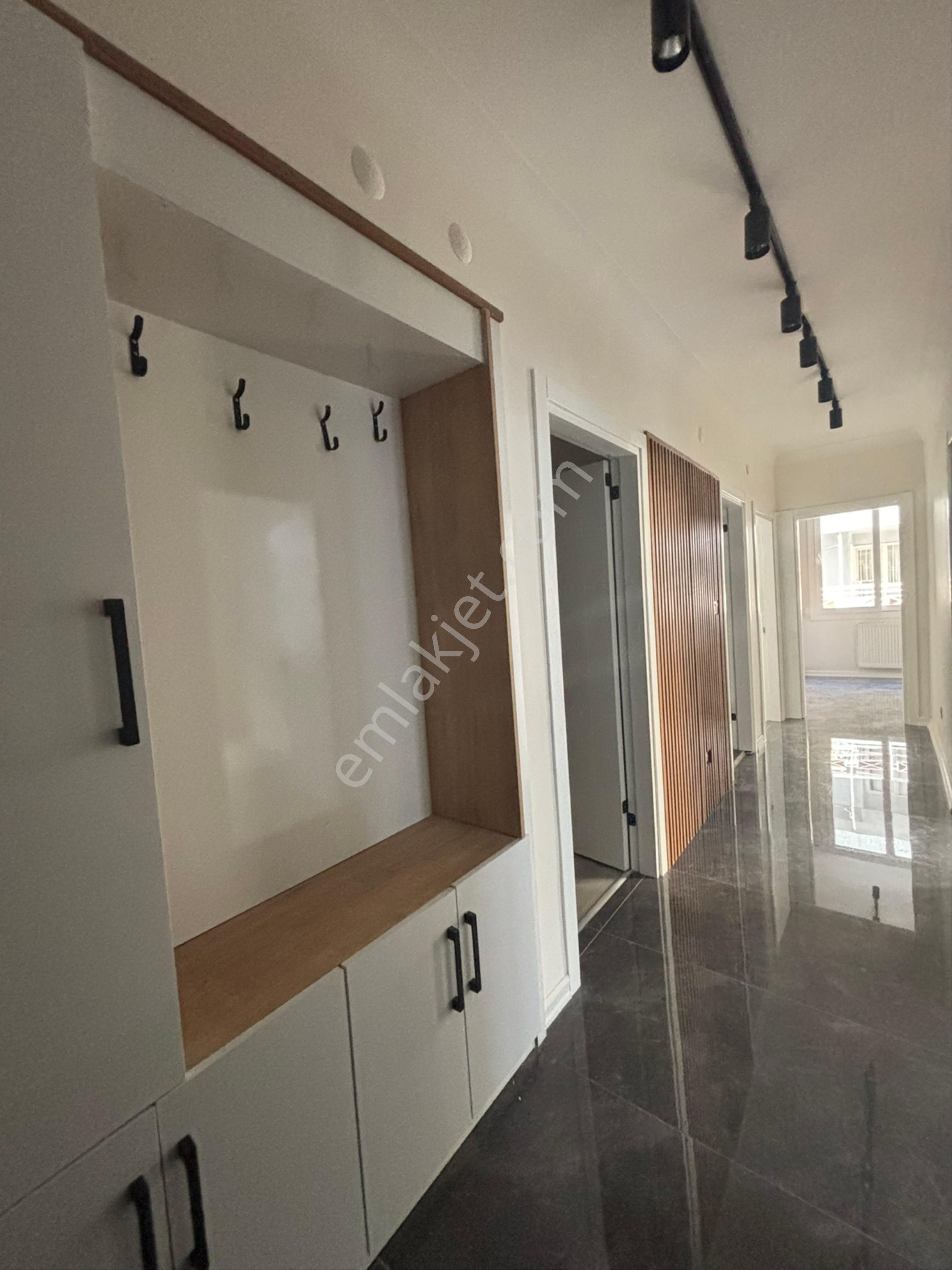 Asilden Güzelyalı Parka Yakın Full Tadilatlı 3+1 Satılık - Görsel 21