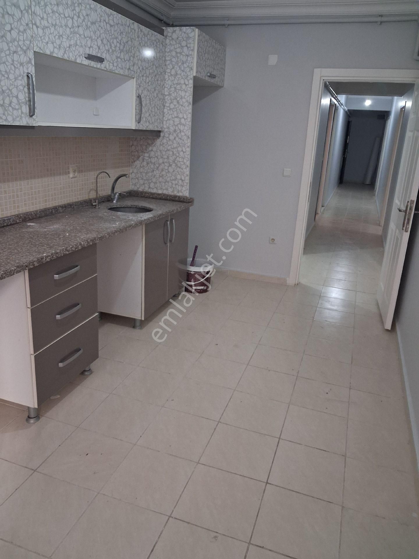 Tuşba Emlaktan Satılık İskanlı Kombili Ara Kat Geniş 3+1 - Görsel 21