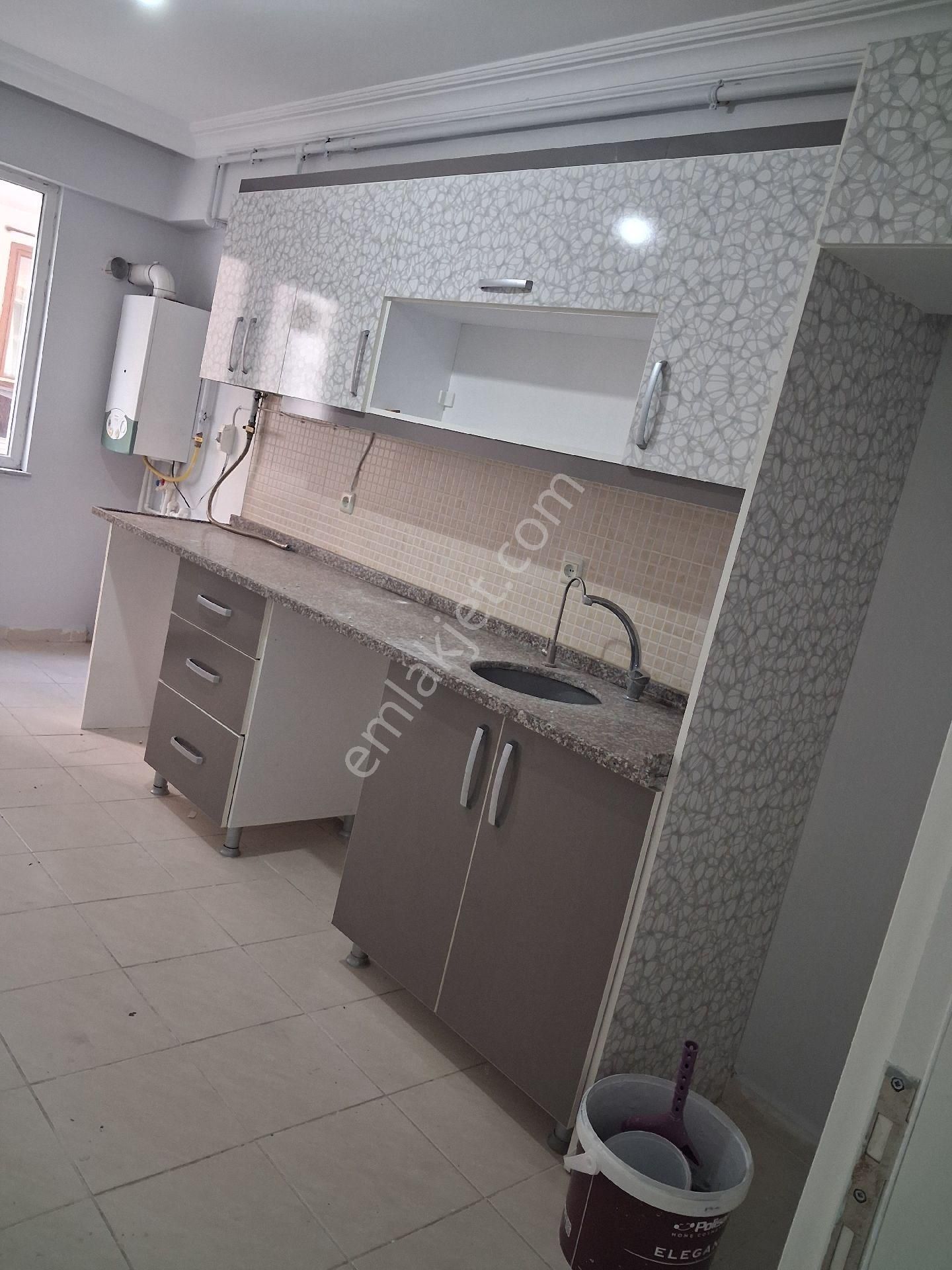 Tuşba Emlaktan Satılık İskanlı Kombili Ara Kat Geniş 3+1 - Görsel 17