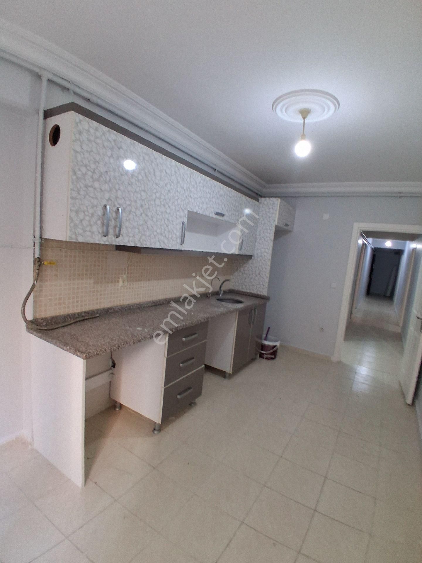 Tuşba Emlaktan Satılık İskanlı Kombili Ara Kat Geniş 3+1 - Görsel 20