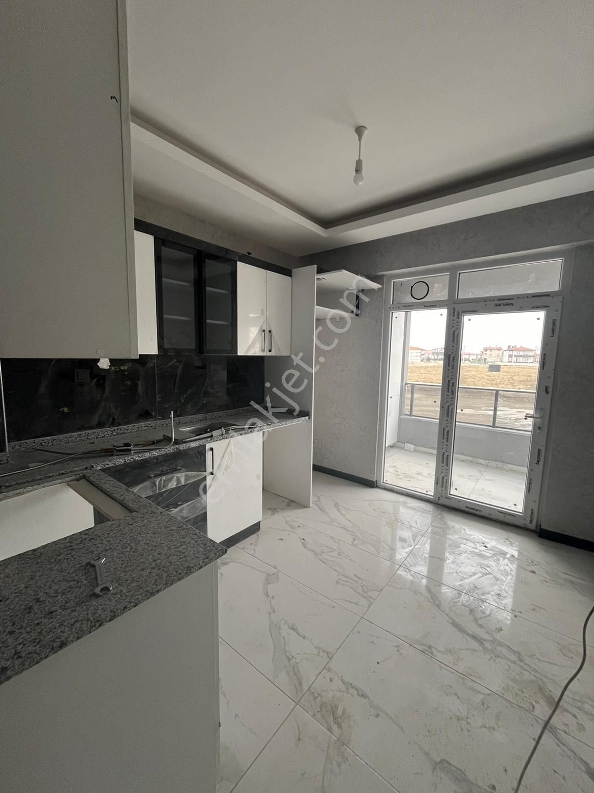 Meram Alakova Mahallesi Gürhan Gayrimenkulden Satılık 2+1 Daire - Görsel 9