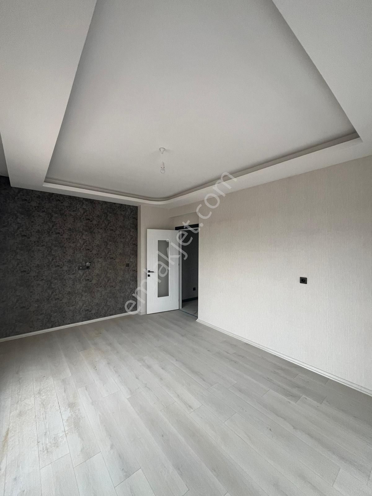 Meram Alakova Mahallesi Gürhan Gayrimenkulden Satılık 2+1 Daire - Görsel 4