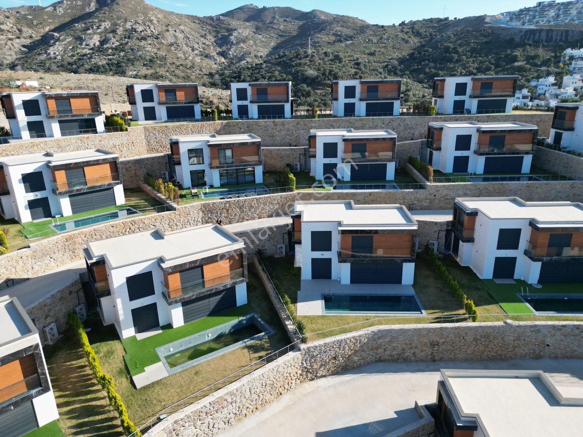 Bodrum Yalıkavak Satılık Özel Plajlı Deniz Manzaralı 4+1 Villa - Görsel 3