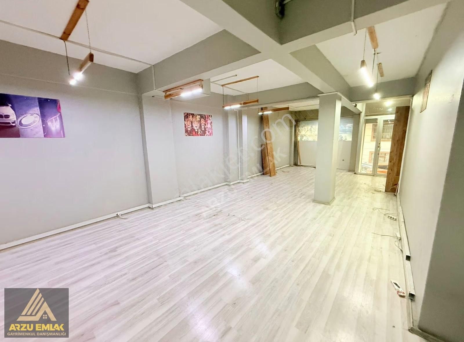 Arzu Emlaktan 75.yıl İsmetpaşa Caddesi Köşebaşı Kiralık Dükkan - Görsel 14