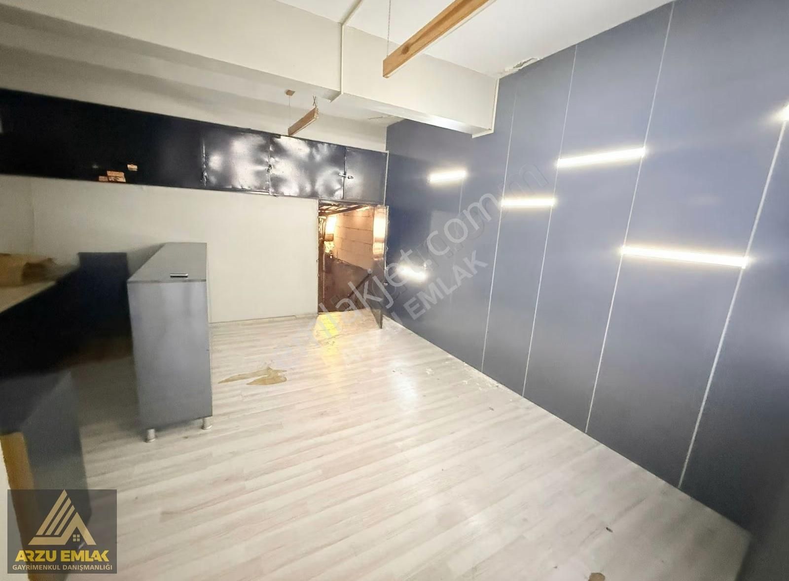 Arzu Emlaktan 75.yıl İsmetpaşa Caddesi Köşebaşı Kiralık Dükkan - Görsel 7