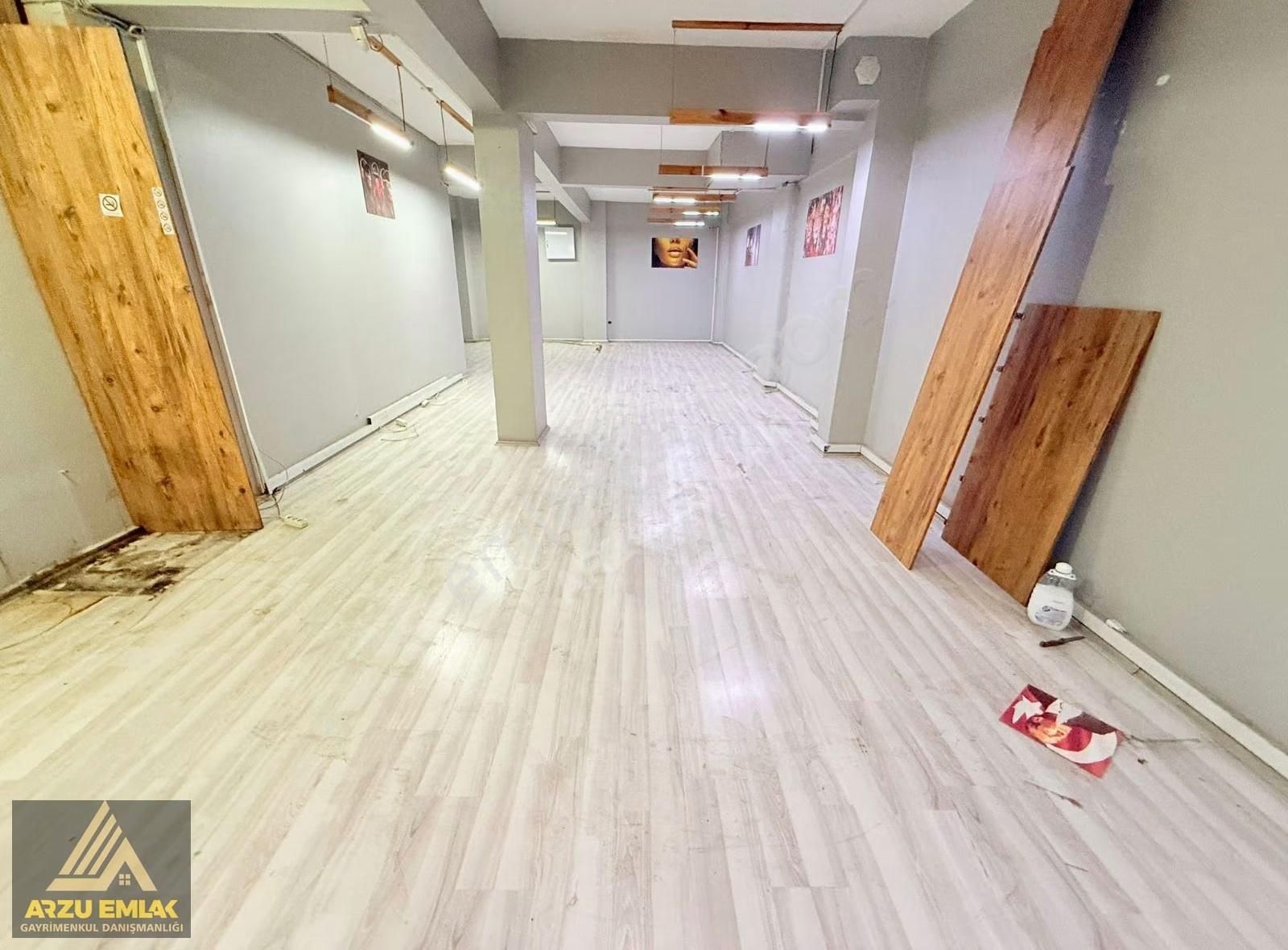 Arzu Emlaktan 75.yıl İsmetpaşa Caddesi Köşebaşı Kiralık Dükkan - Görsel 25