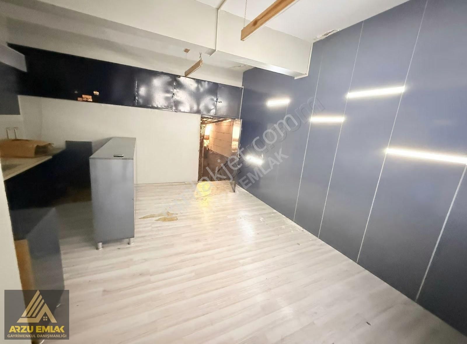 Arzu Emlaktan 75.yıl İsmetpaşa Caddesi Köşebaşı Kiralık Dükkan - Görsel 6