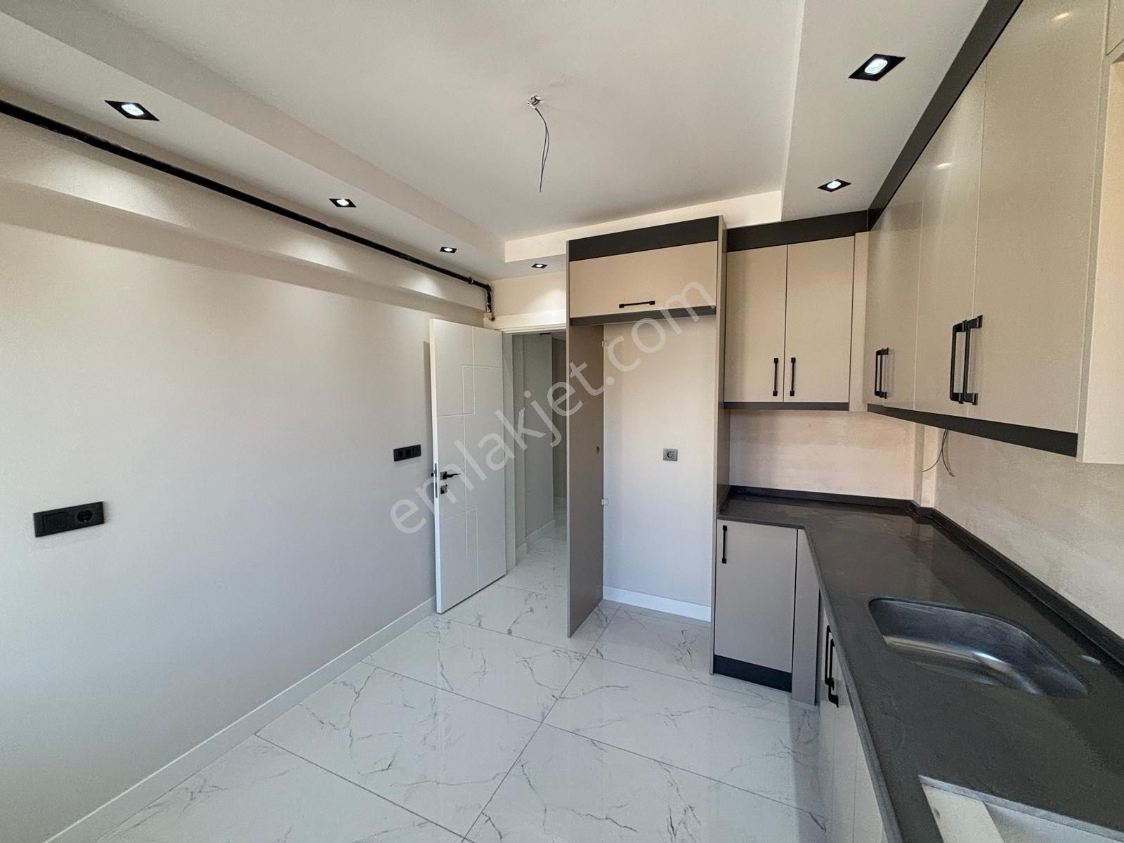 Myra Dan Sırakapılar Da Satılık 3+1 Daire - Görsel 25