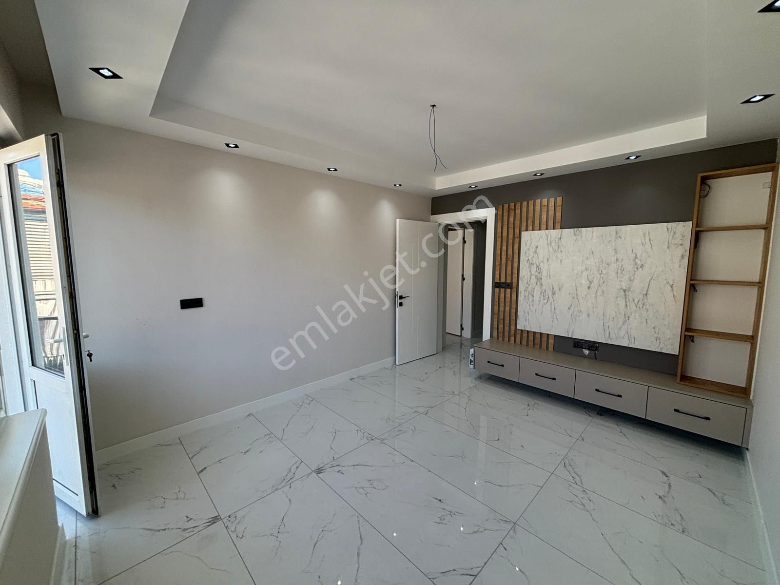 Myra Dan Sırakapılar Da Satılık 3+1 Daire