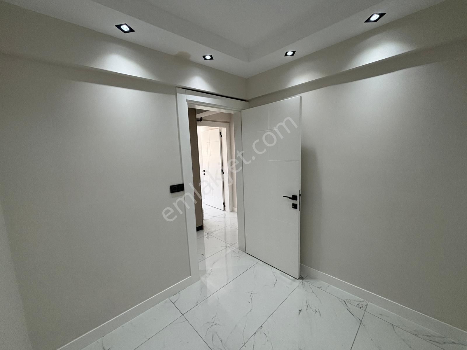 Myra Dan Sırakapılar Da Satılık 3+1 Daire - Görsel 23