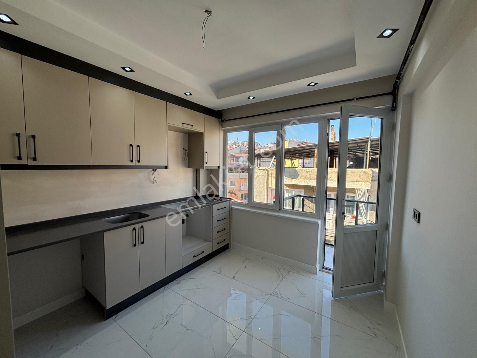 Myra Dan Sırakapılar Da Satılık 3+1 Daire - Görsel 27