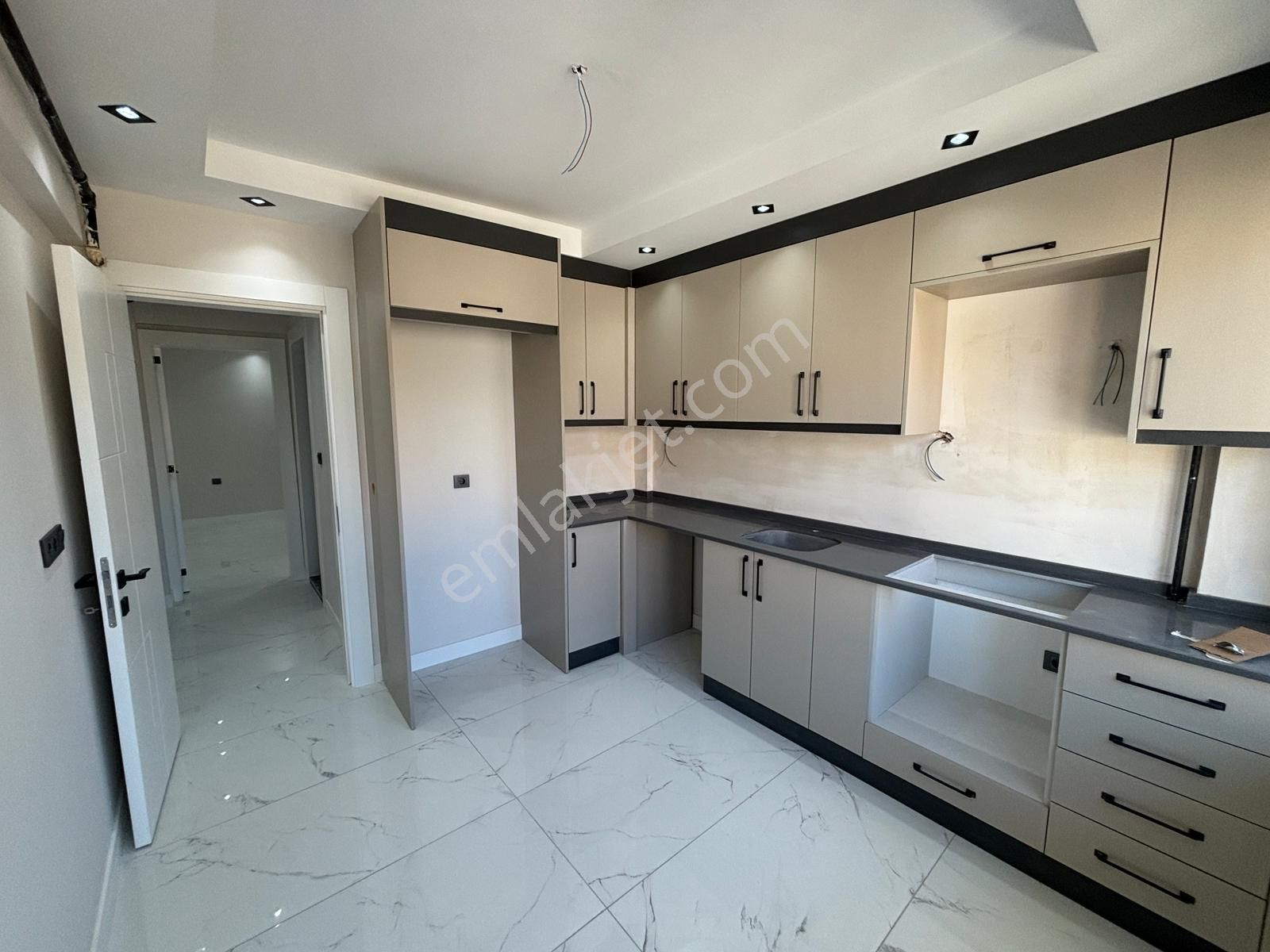 Myra Dan Sırakapılar Da Satılık 3+1 Daire - Görsel 26