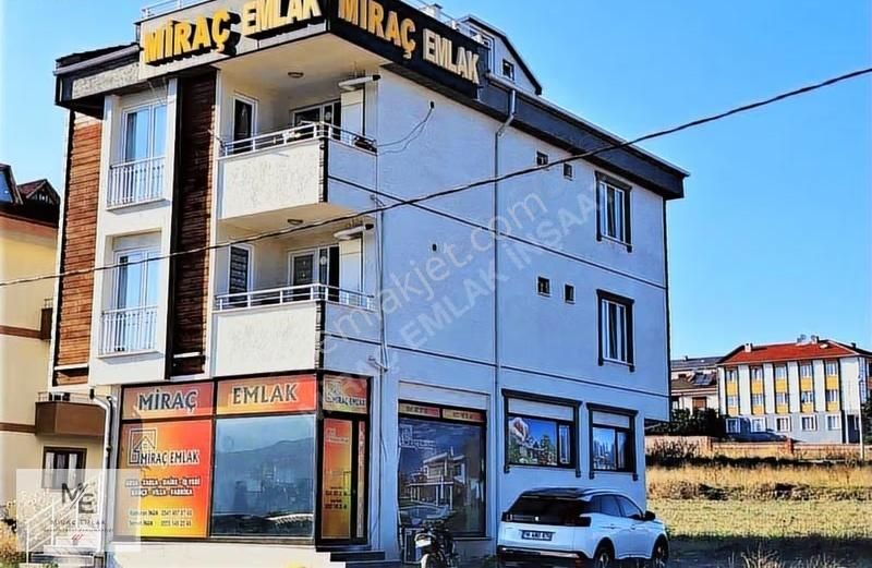 Miraç Emlaktan Yeniceköyde Satılık Çift Dairelik Arsa - Görsel 3