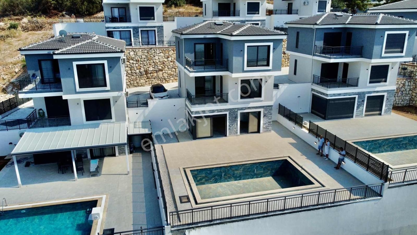 Emsallerinden Uygun Fiyatlı Lüks 4+1 Müstakil Villamız - Görsel 24