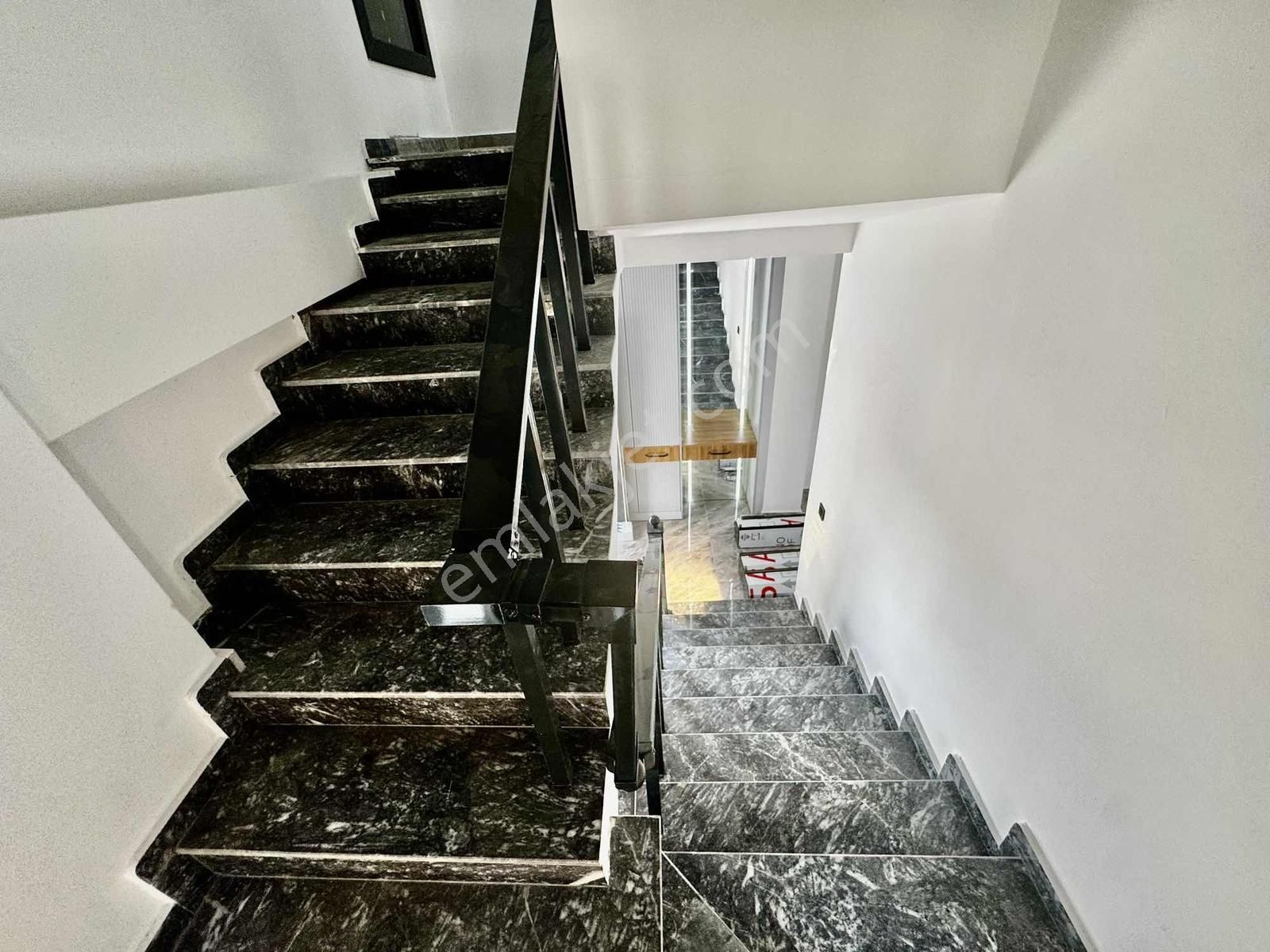 Emsallerinden Uygun Fiyatlı Lüks 4+1 Müstakil Villamız - Görsel 14