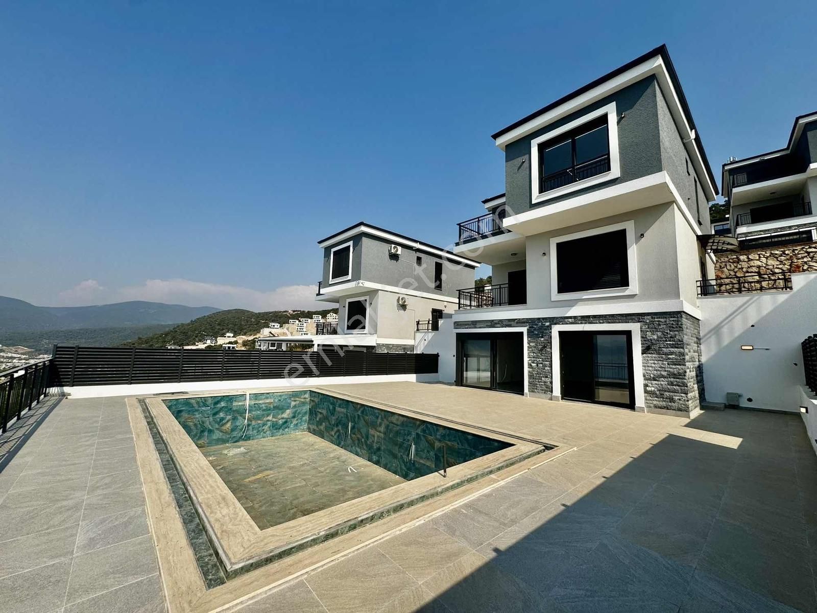 Emsallerinden Uygun Fiyatlı Lüks 4+1 Müstakil Villamız - Görsel 2