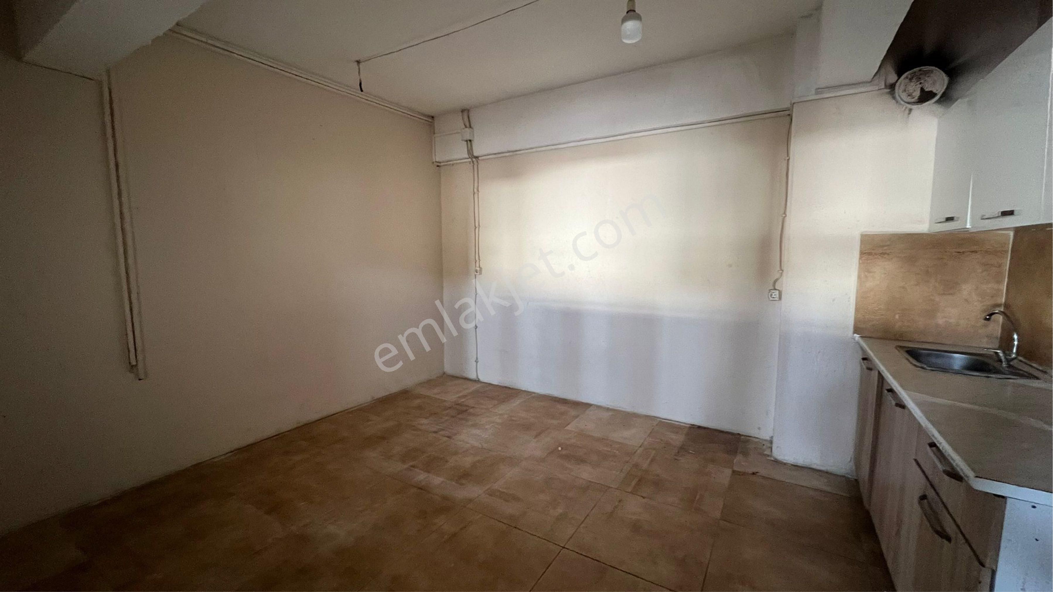 Altıayak Sanayi İçinde 3 Katlı Kiralık Dükkan - Görsel 14