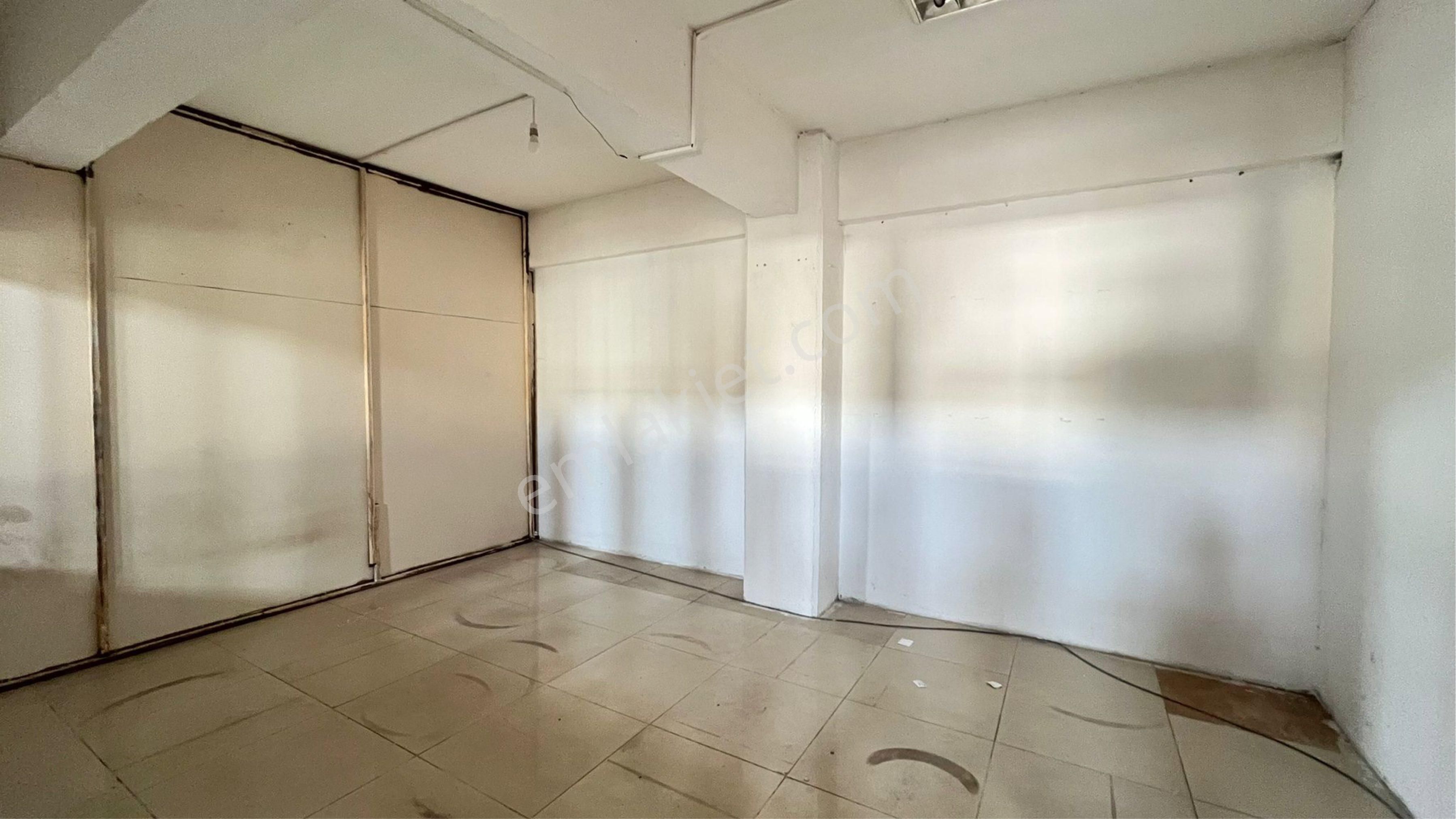Altıayak Sanayi İçinde 3 Katlı Kiralık Dükkan - Görsel 11