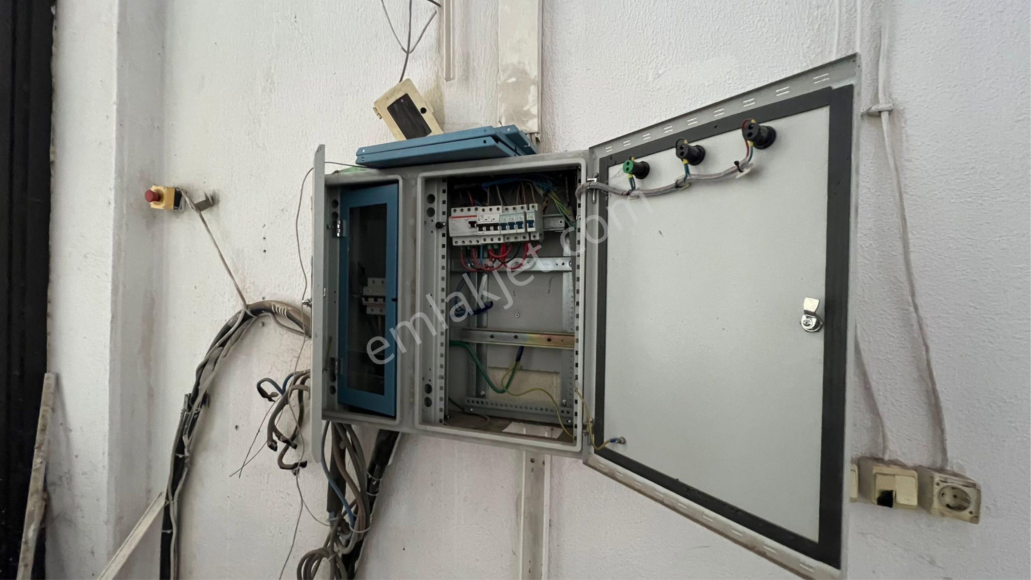 Altıayak Sanayi İçinde 3 Katlı Kiralık Dükkan - Görsel 17