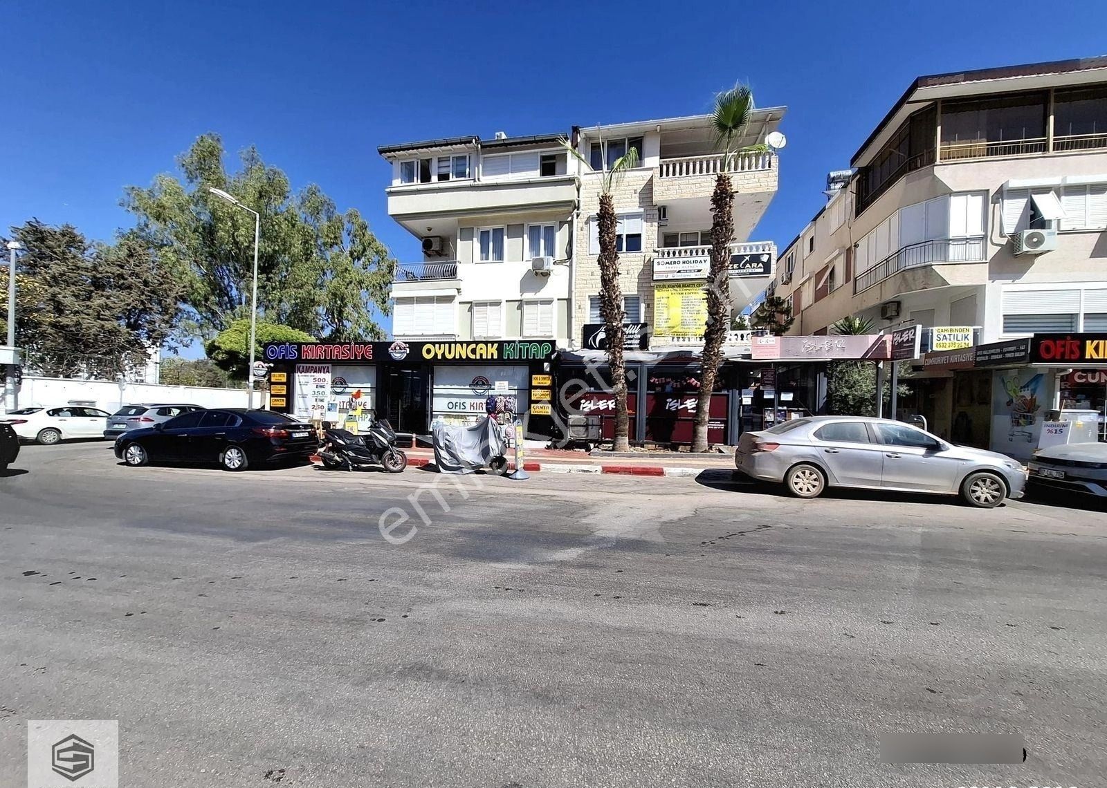 Lara Fener'de Muratpaşa Belediyesi Yakını Katta 1+1 Ofis Katı