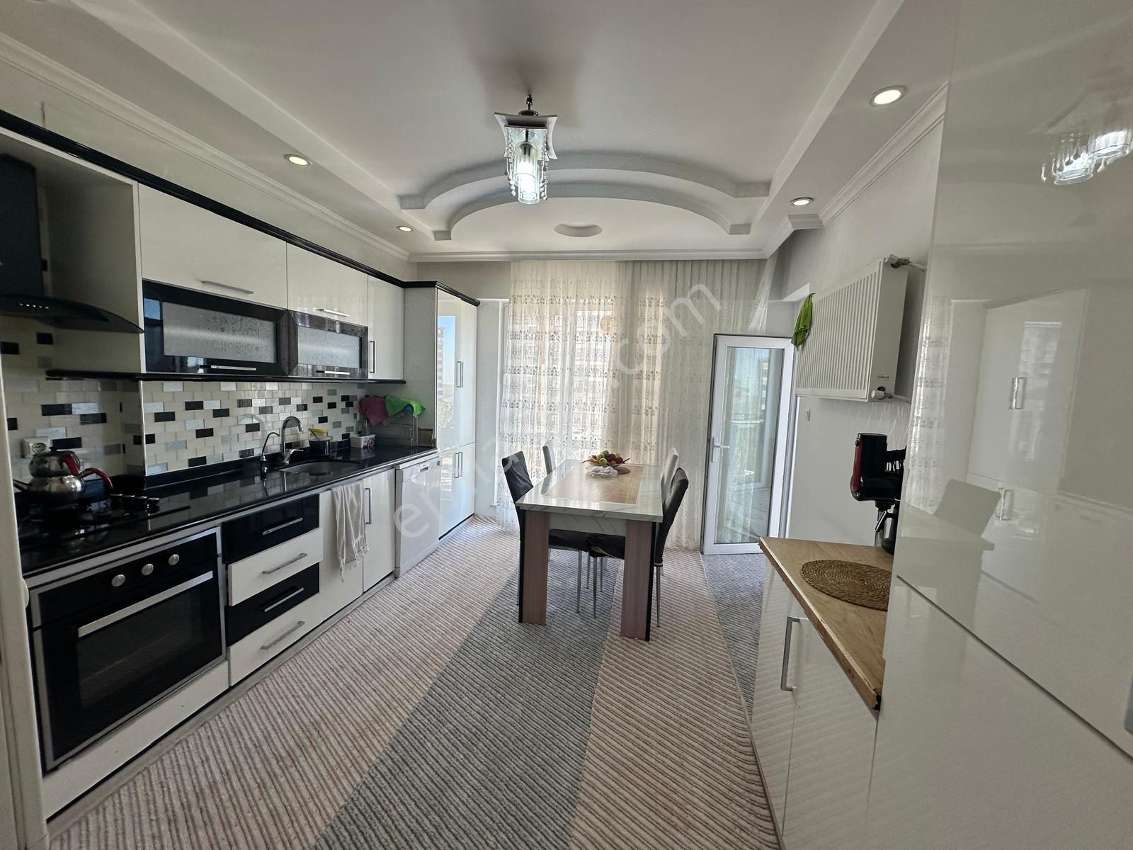 Mesken Emlakdan Karataş Merkezde Ultra Lüx Şahsi 160 M2 Teraslı 3+1 - Görsel 3