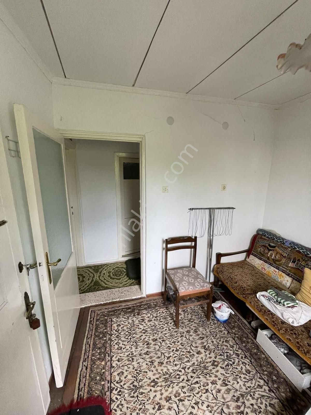 Tırazlı Köyünde Şehre Yakın Yazlık Tadında Müstakil Ev - Görsel 19