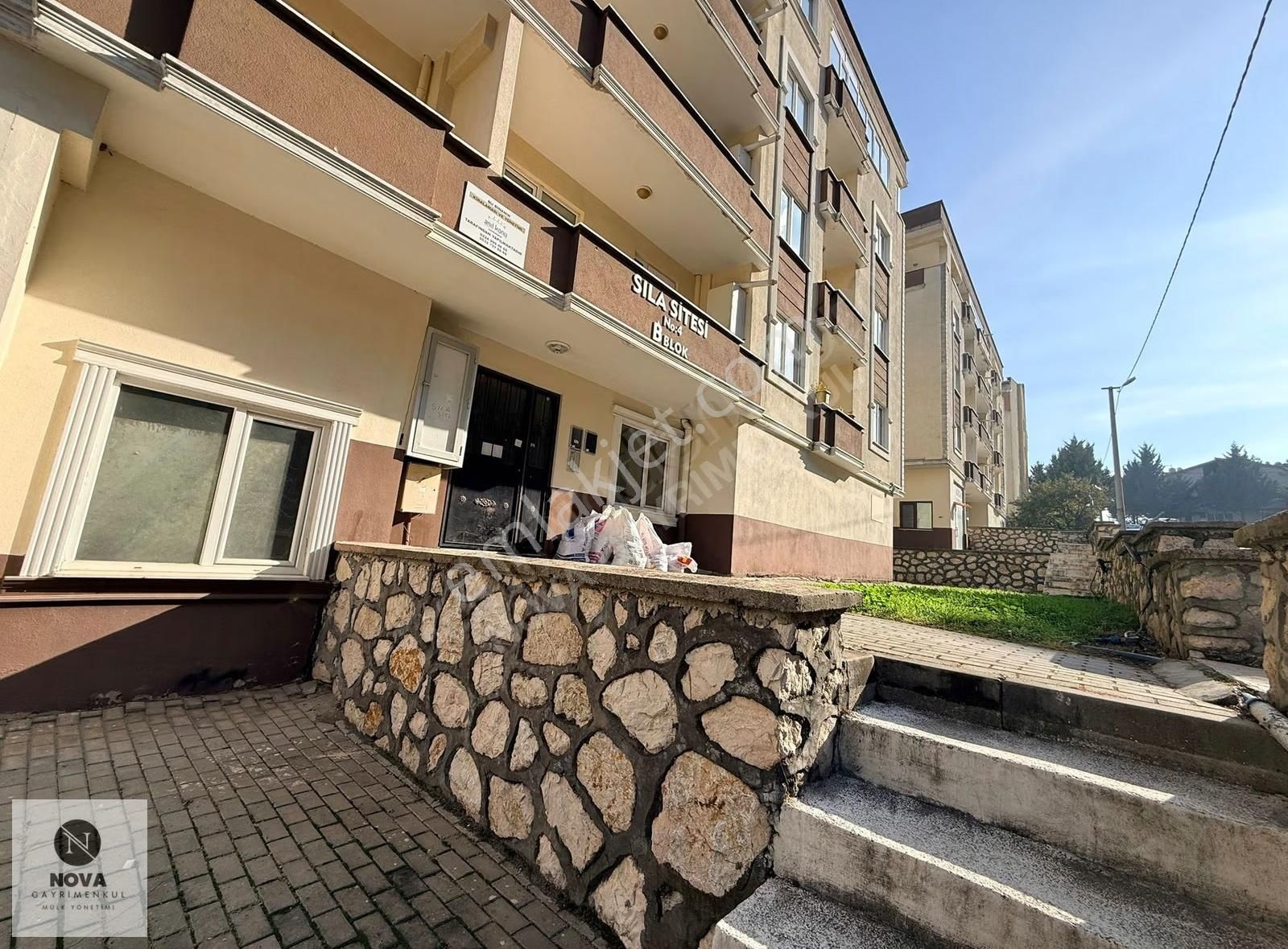 Nova'dan Merkezde 2+1 Ayrı Mutfaklı Sıfır Eşyalı Satılık - Görsel 2