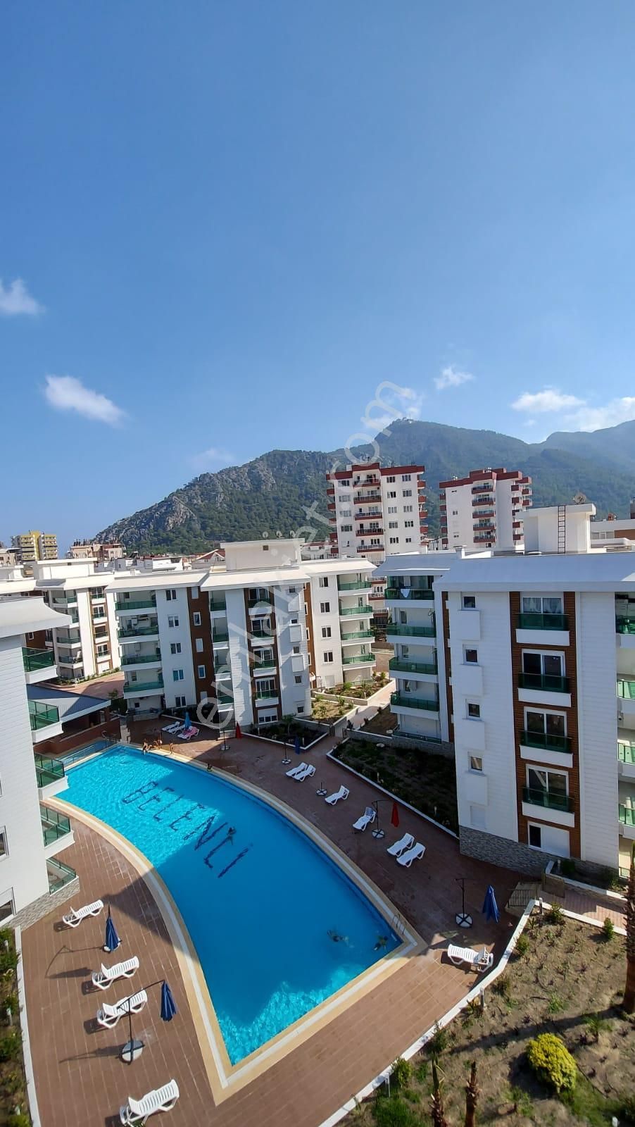 Sarısuda Lüks Site İçerisinde Giriş Kat Amerikan Mutfak Ebeveyn Banyolu 3+1 Kiralık Daire