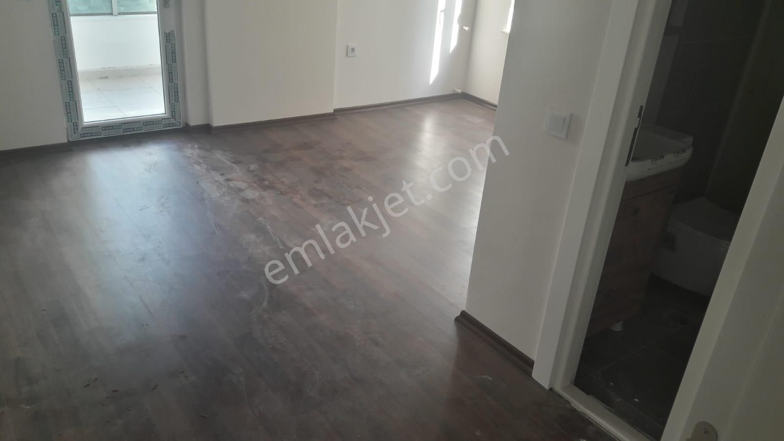 Sarısuda Lüks Site İçerisinde Giriş Kat Amerikan Mutfak Ebeveyn Banyolu 3+1 Kiralık Daire - Görsel 26