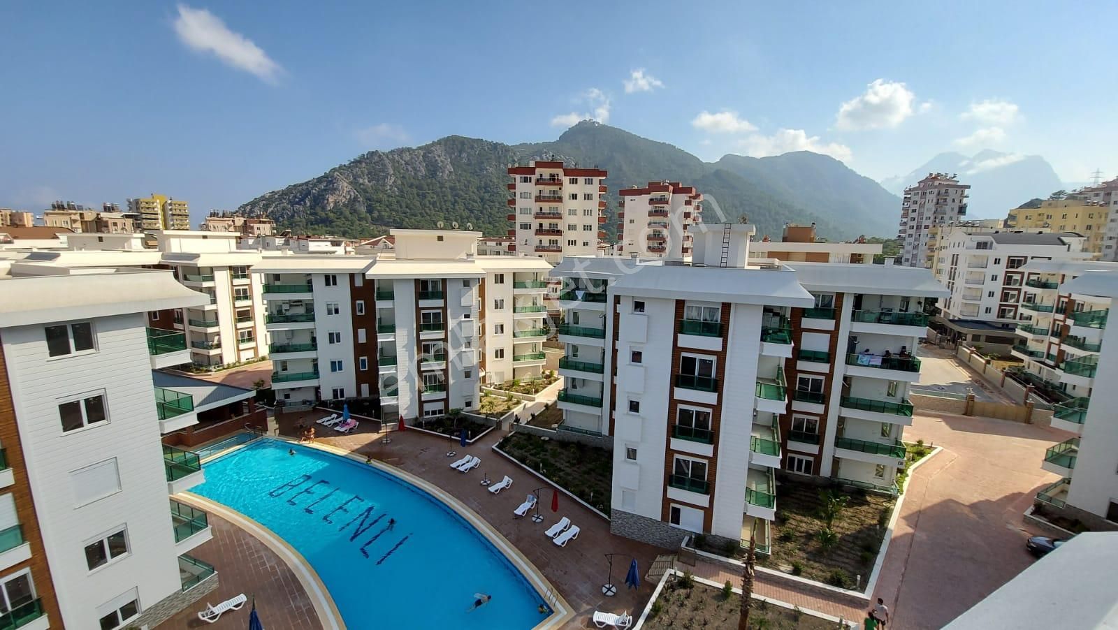 Sarısuda Lüks Site İçerisinde Giriş Kat Amerikan Mutfak Ebeveyn Banyolu 3+1 Kiralık Daire - Görsel 2