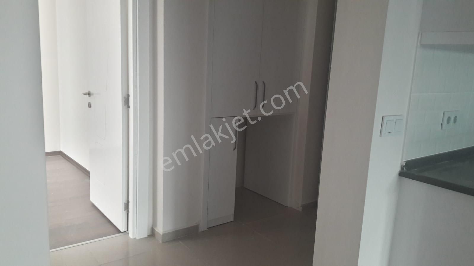 Sarısuda Lüks Site İçerisinde Giriş Kat Amerikan Mutfak Ebeveyn Banyolu 3+1 Kiralık Daire - Görsel 22