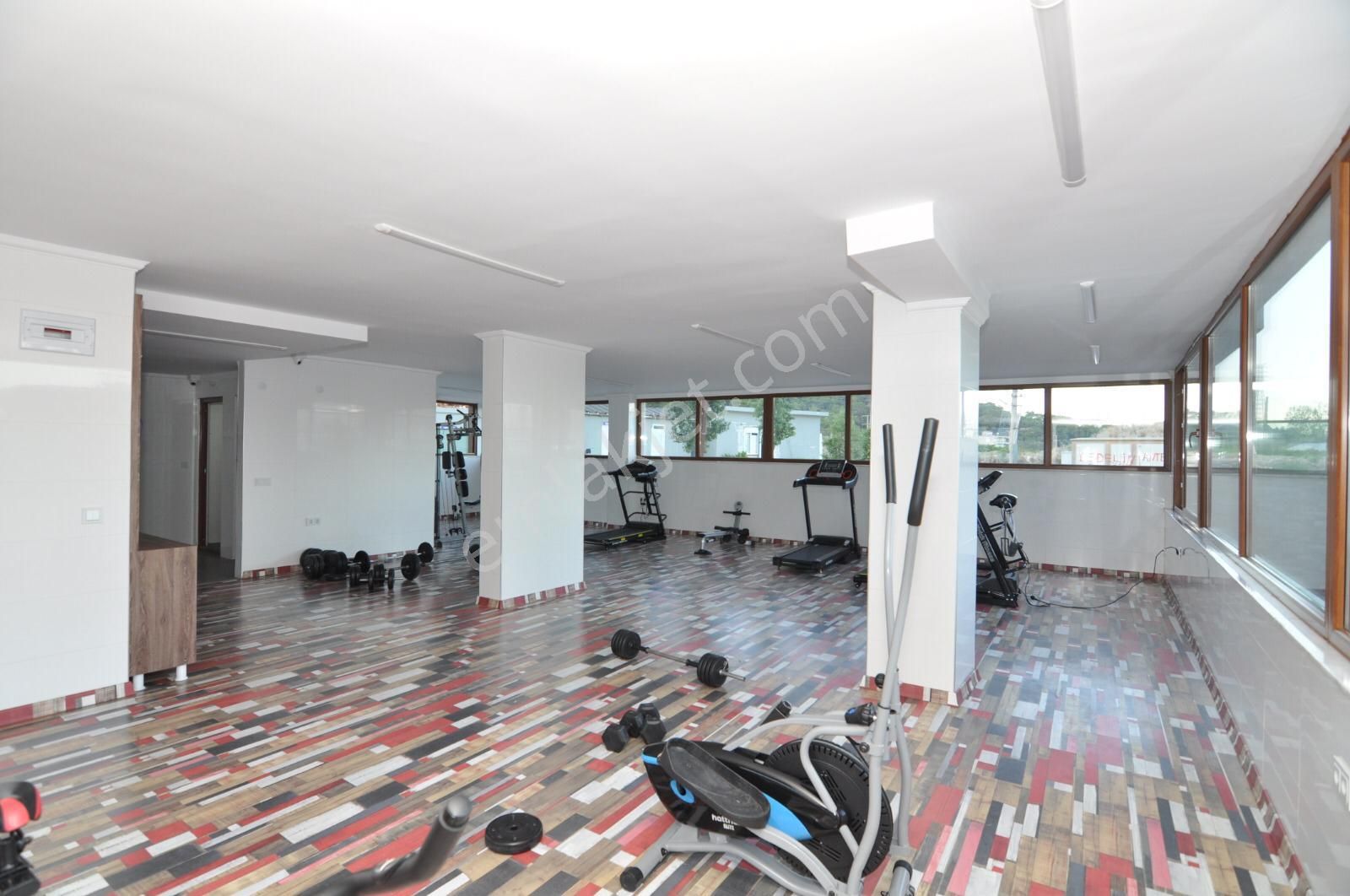 Sarısuda Lüks Site İçerisinde Giriş Kat Amerikan Mutfak Ebeveyn Banyolu 3+1 Kiralık Daire - Görsel 17