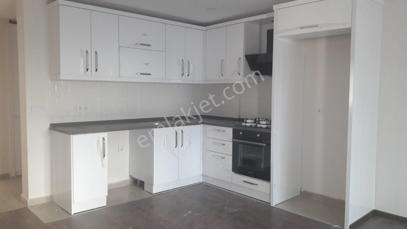 Sarısuda Lüks Site İçerisinde Giriş Kat Amerikan Mutfak Ebeveyn Banyolu 3+1 Kiralık Daire - Görsel 18