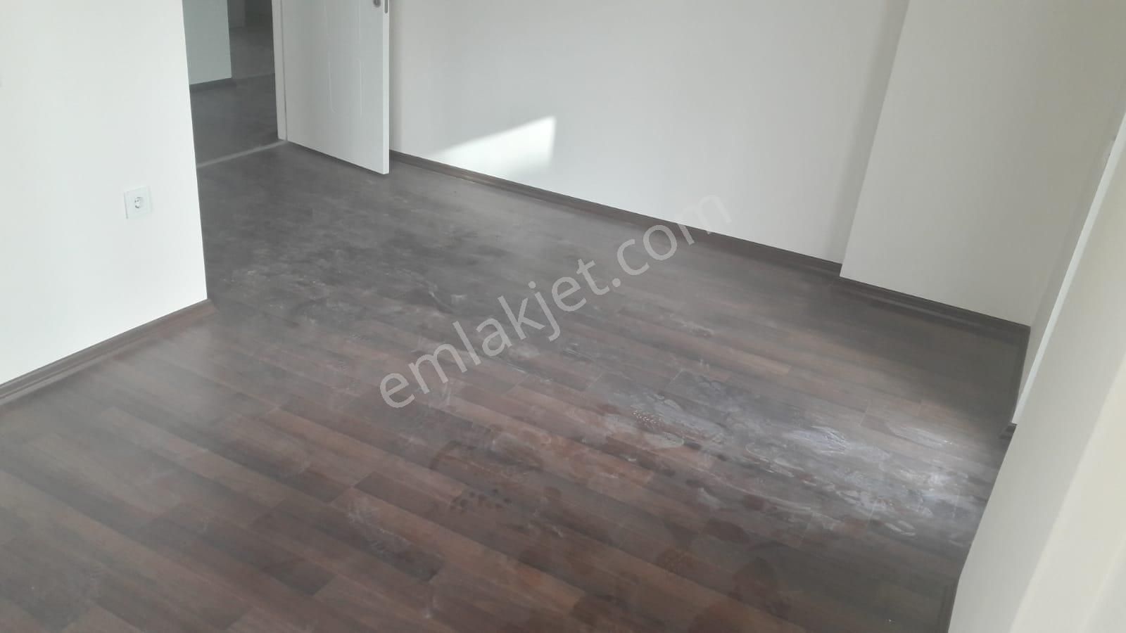 Sarısuda Lüks Site İçerisinde Giriş Kat Amerikan Mutfak Ebeveyn Banyolu 3+1 Kiralık Daire - Görsel 23