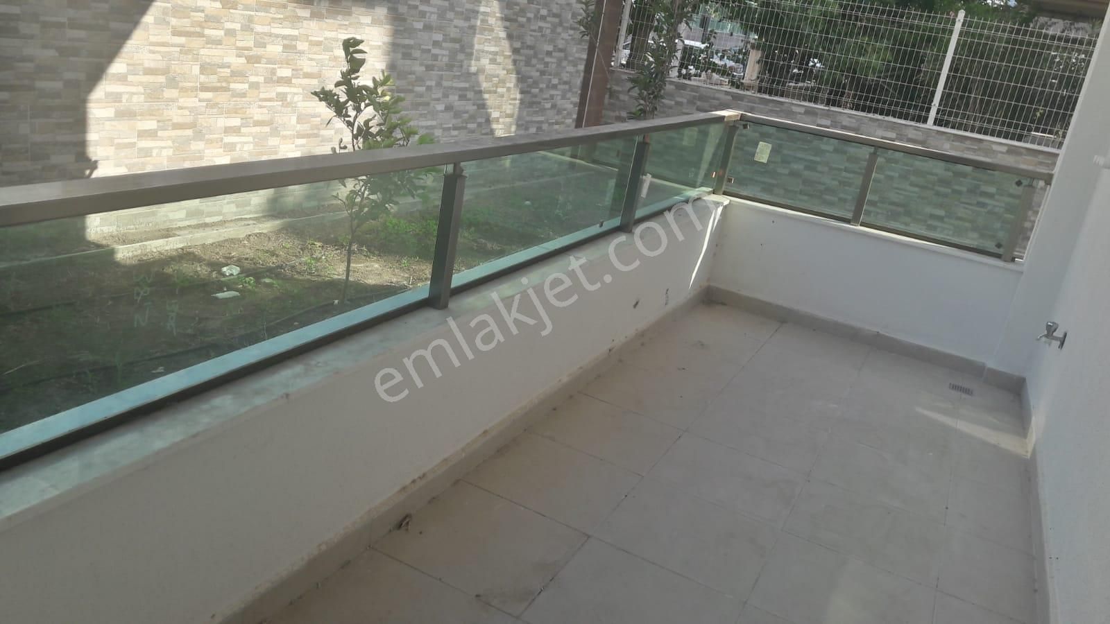 Sarısuda Lüks Site İçerisinde Giriş Kat Amerikan Mutfak Ebeveyn Banyolu 3+1 Kiralık Daire - Görsel 33