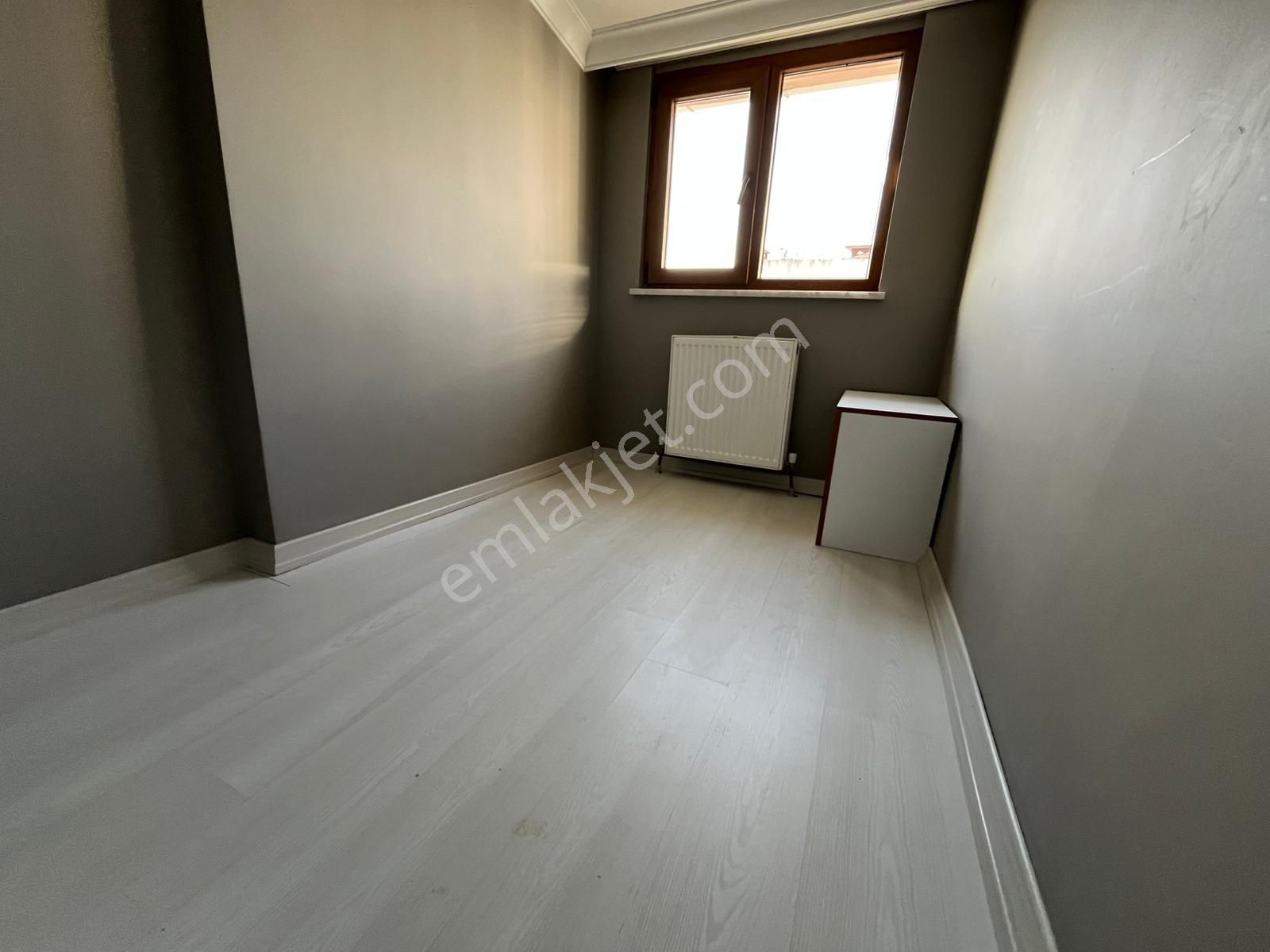 Adil Mahallesinde 2+1 Bekara Uygun Teraslı Tertemiz Ve Bakımlı Çatı Katı Daire - Görsel 14