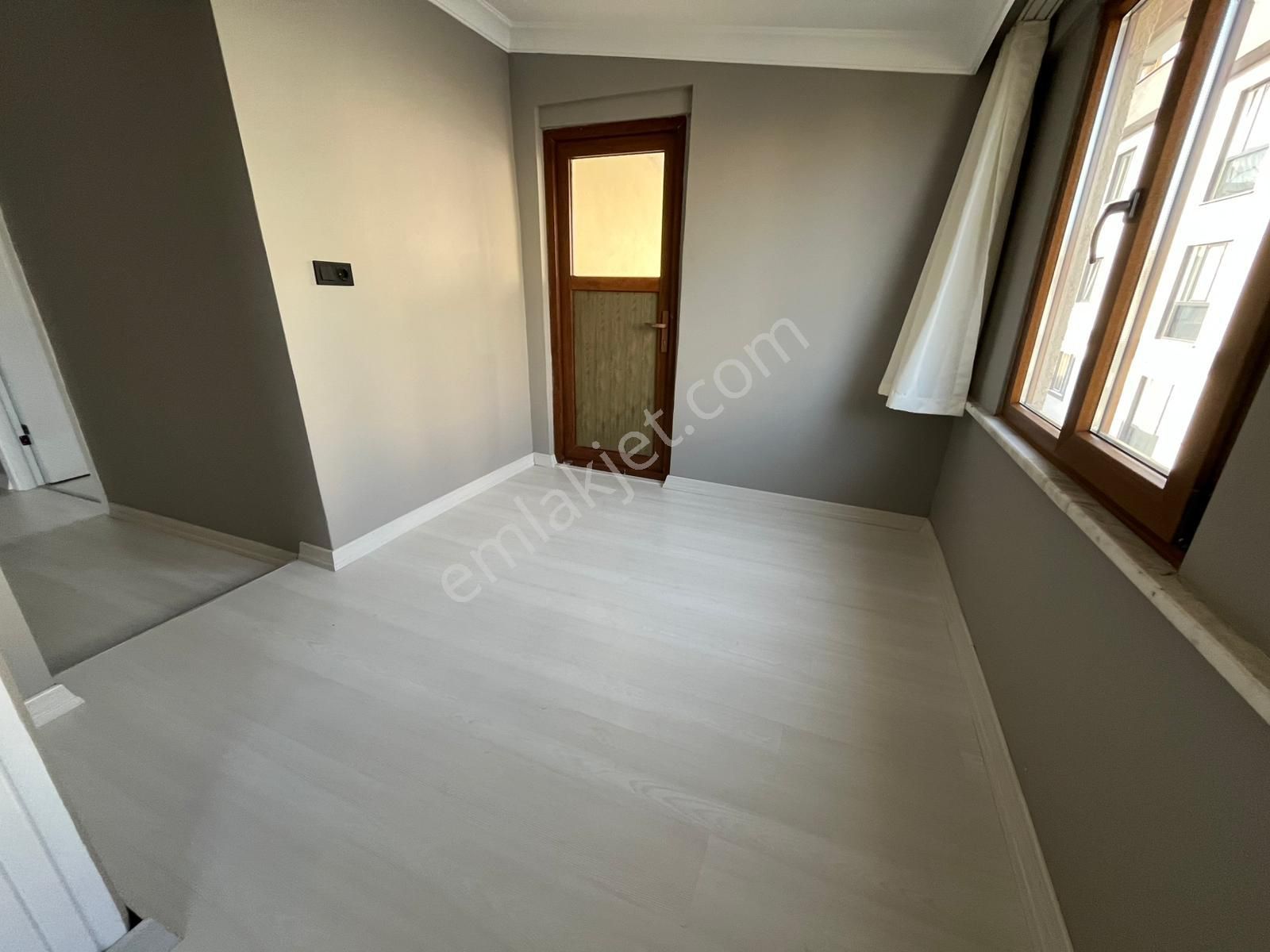 Adil Mahallesinde 2+1 Bekara Uygun Teraslı Tertemiz Ve Bakımlı Çatı Katı Daire - Görsel 23