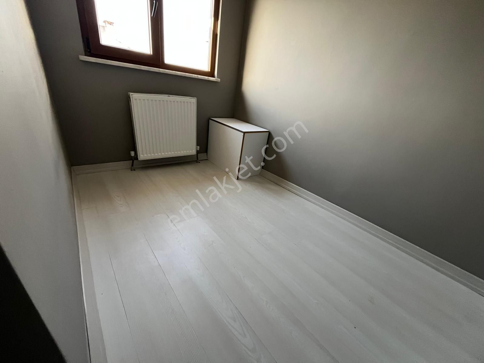 Adil Mahallesinde 2+1 Bekara Uygun Teraslı Tertemiz Ve Bakımlı Çatı Katı Daire - Görsel 15